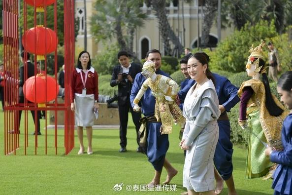 主要与频繁